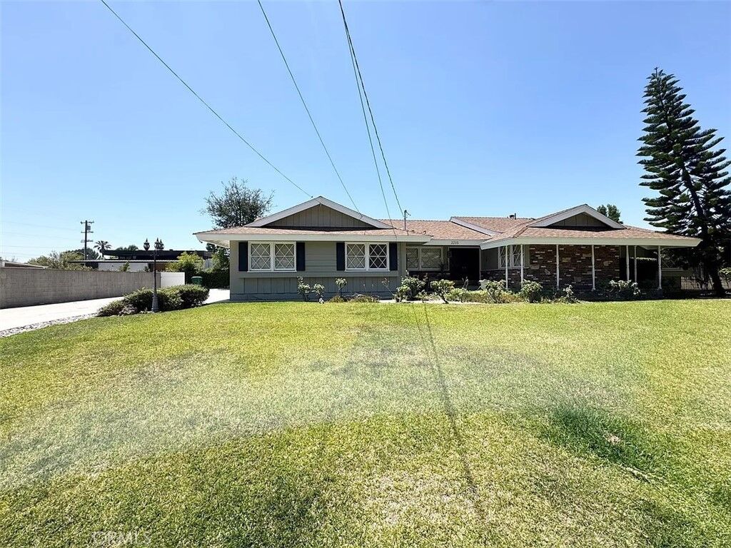 Property Photo: 2215 El Monte CA 91007