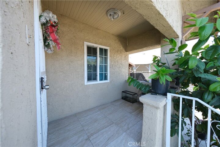 Property Photo:  953 S Hollins Street  CA 90023 