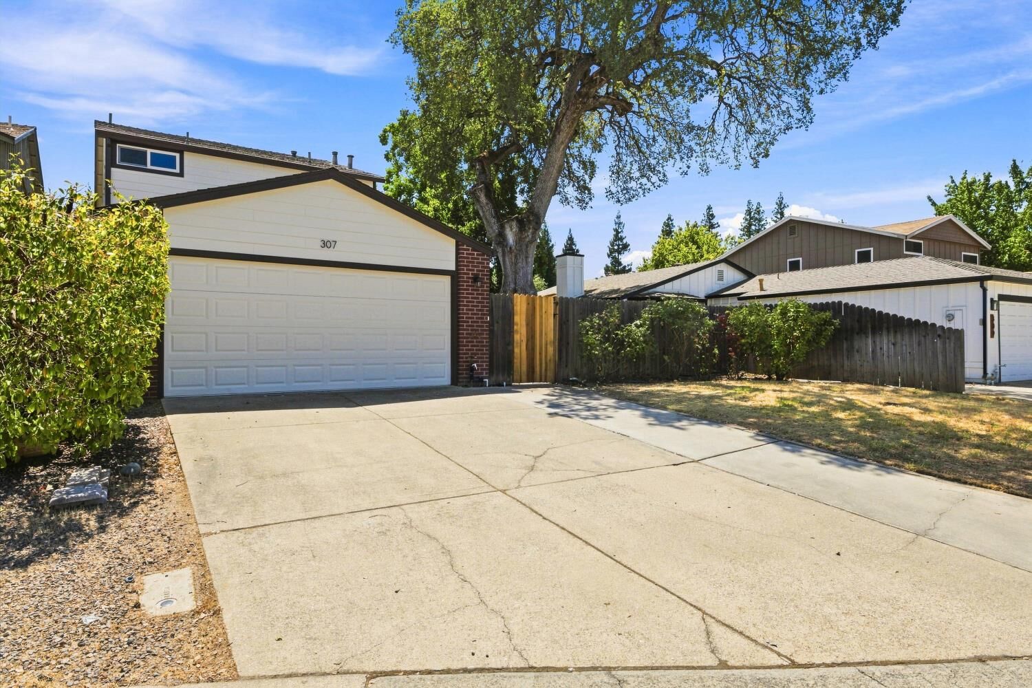 Property Photo:  307 Hemphill Way  CA 95747 