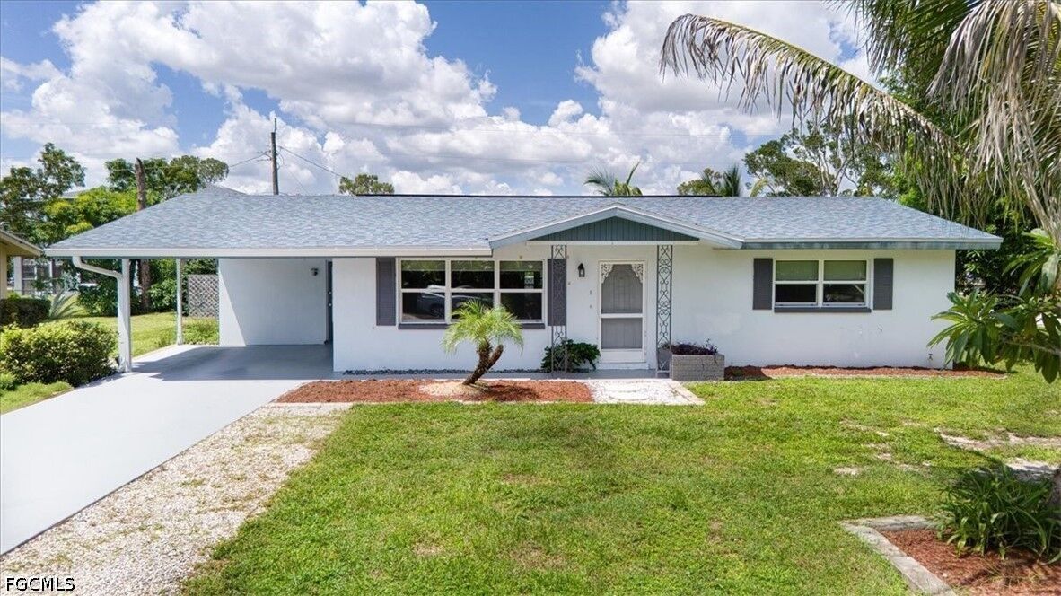 Property Photo:  2373 Chandler Avenue  FL 33907 