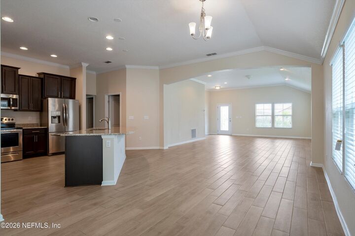 Property Photo: 12304 Itani Way FL 32226