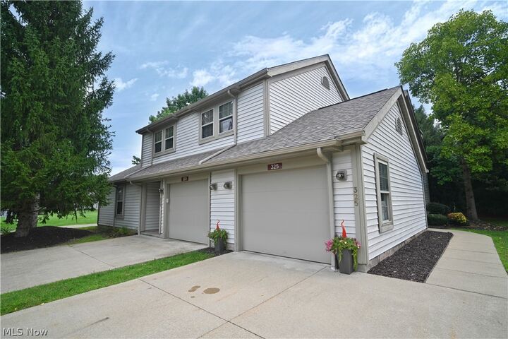Property Photo: 325 S Linden Court OH 44484