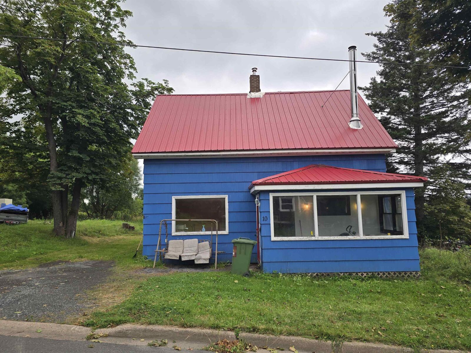 Property Photo:  10 Chestnut Street  NS B0K 1X0 