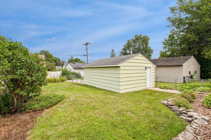 Property Photo:  418 17th Avenue N  MN 55075 