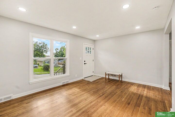 Property Photo: 1931 S 49 Street NE 68106