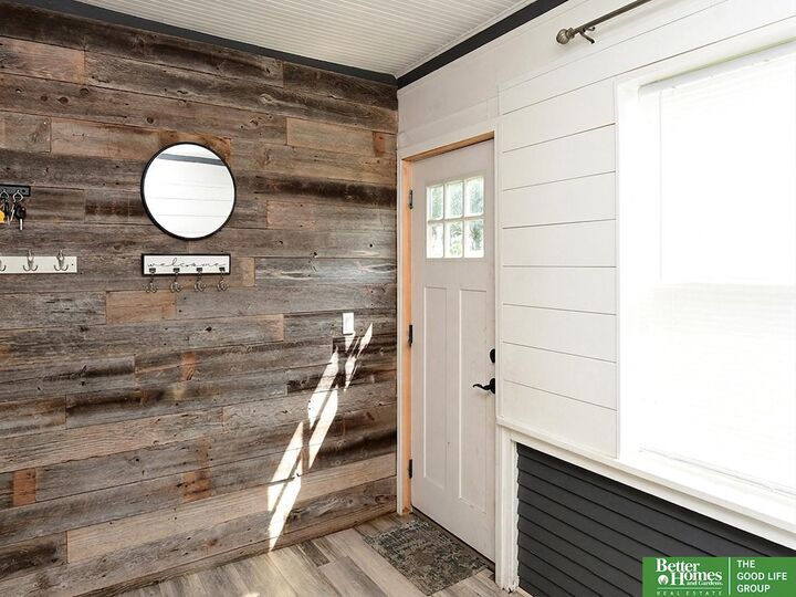 Property Photo: 5630 S 51 Street NE 68117