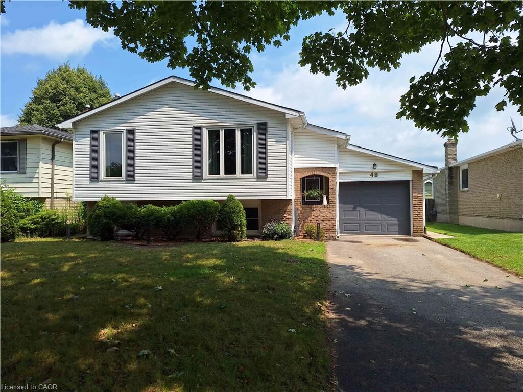 Property Photo:  48 Crestlynn Crescent  ON N3Y 4X3 