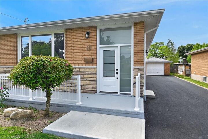 Property Photo:  40 Purdy Crescent  ON L9A 3B3 