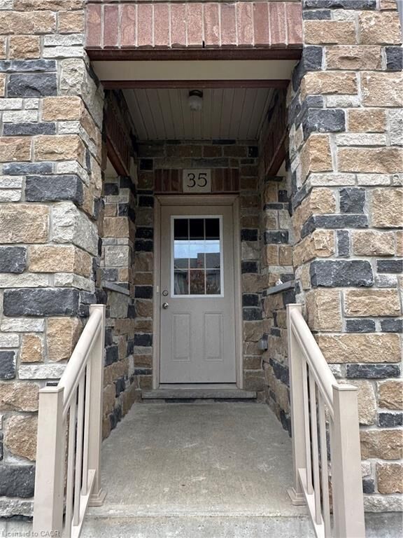 Property Photo:  35 Eliza Avenue  ON N2E 0G2 