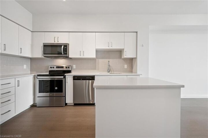 Property Photo:  155 Caroline Street S 1807  ON N2L 0J8 