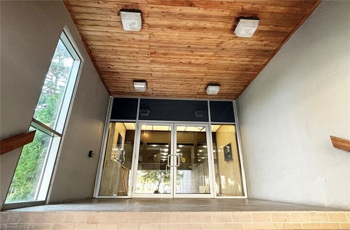 Property Photo:  20 Speers Road 1004  ON L6K 3R5 