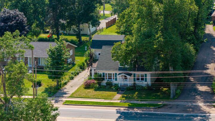 Property Photo:  203 North River Road  PE C1A 3L4 