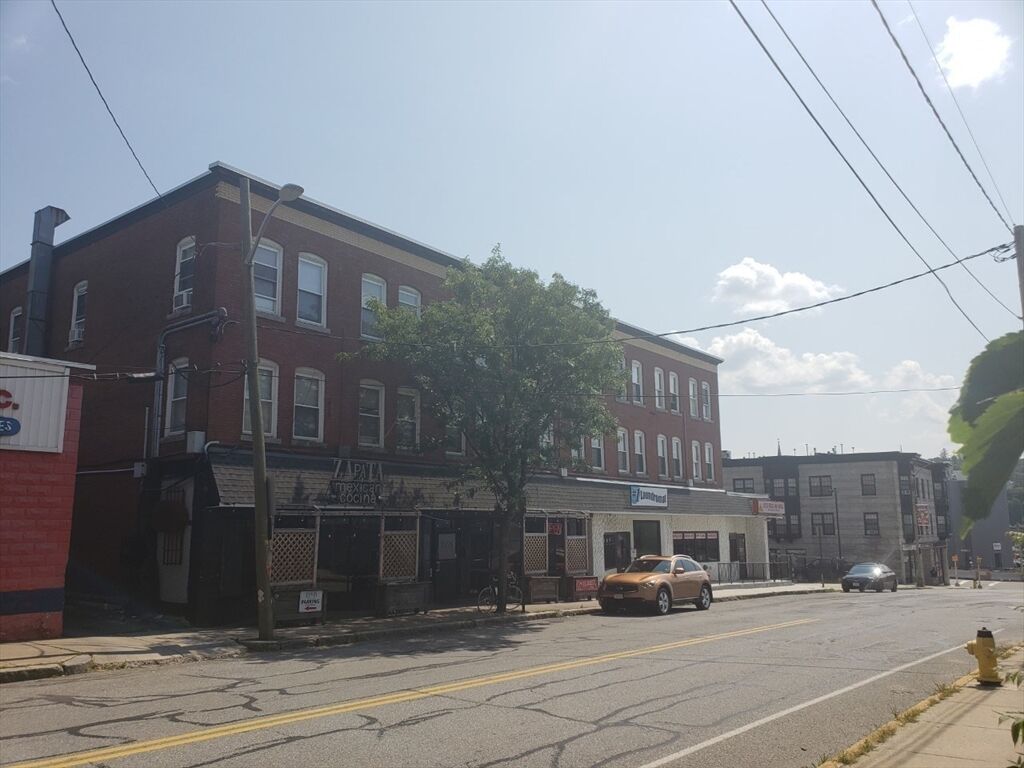 Property Photo: 19 1/2 Lunenburg Street 10 MA 01420