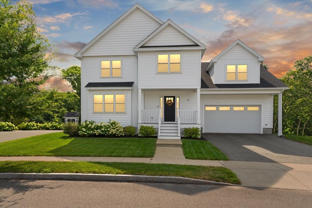 Property Photo:  3 S Ridge Circle  MA 01970 