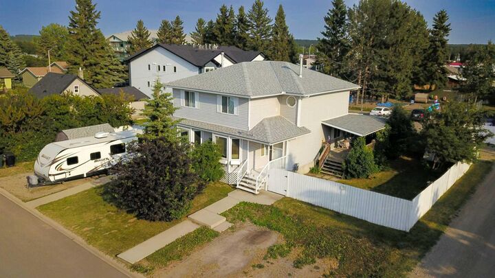 Property Photo:  407 1 Avenue NW  AB T0M 1X0 