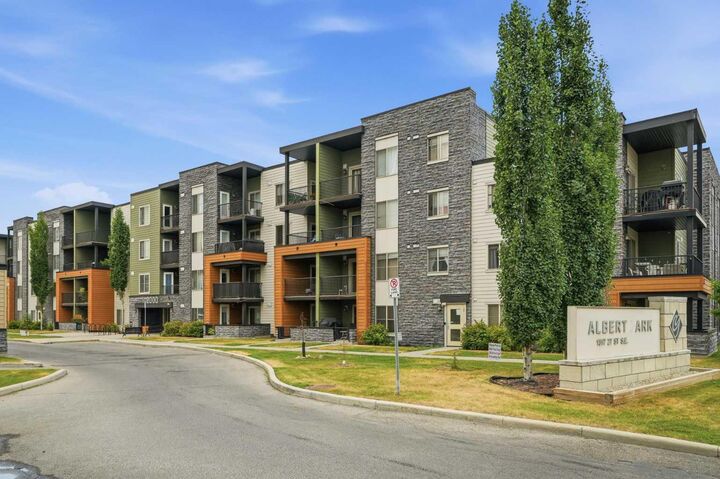 Property Photo: 1317 27 Street SE 2201 AB T2A 4Y5