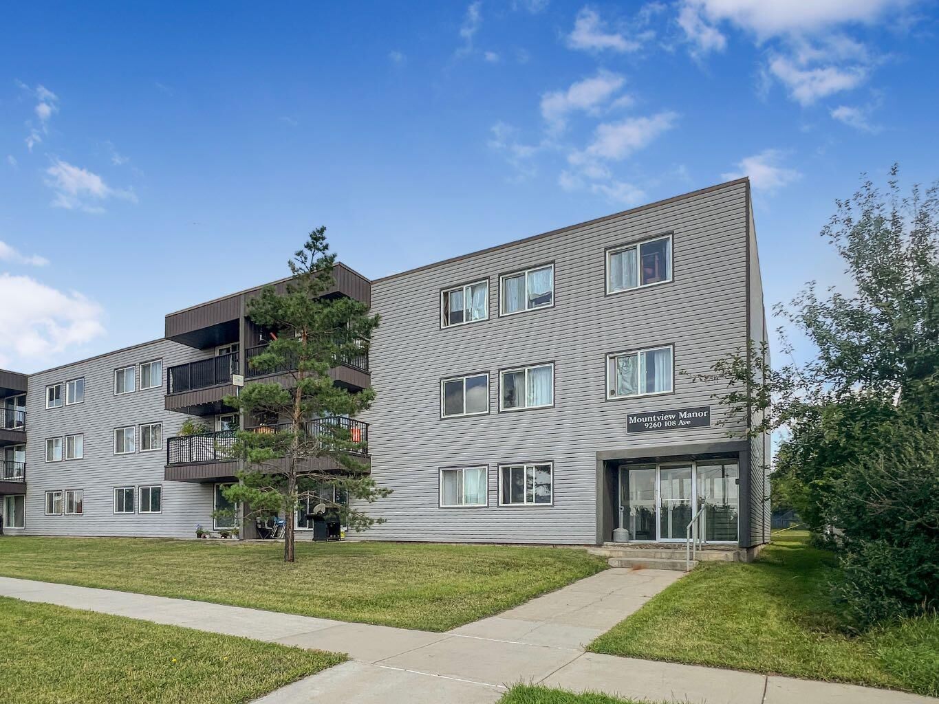 Property Photo:  9260 108 Avenue 308  AB T8V 3W3 