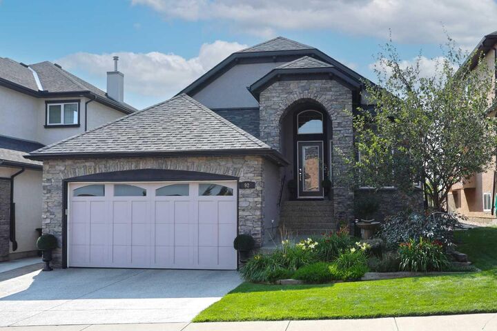 92 Sherwood Rise NW — photo 1