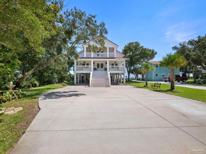 Property Photo:  5485 Soundside Dr  FL 32563 