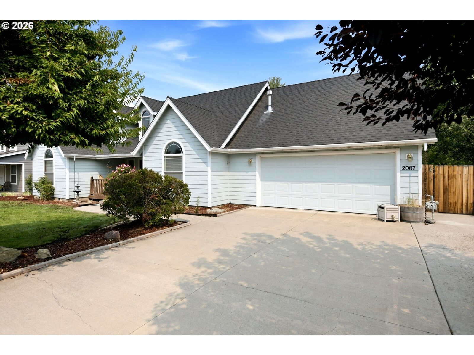 Property Photo: 2067 NW Poplar Pl OR 97756
