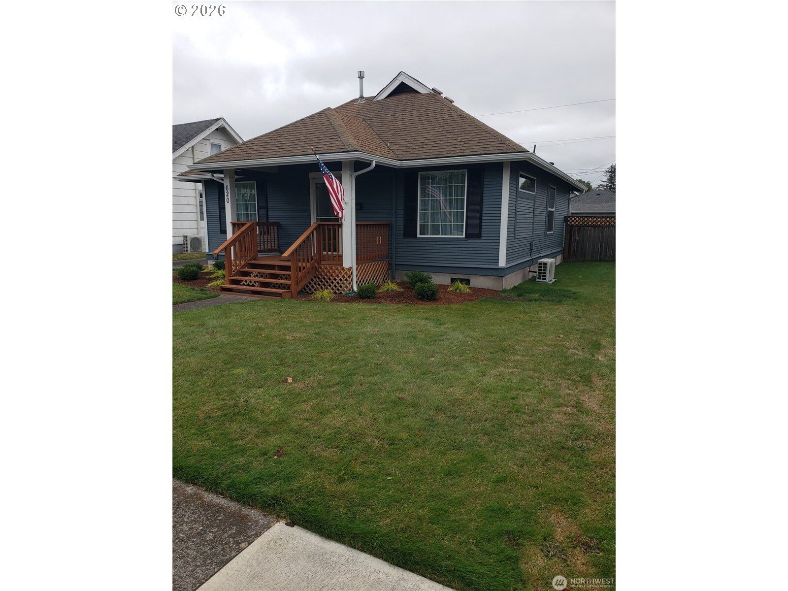 Property Photo: 620 20th Ave WA 98632