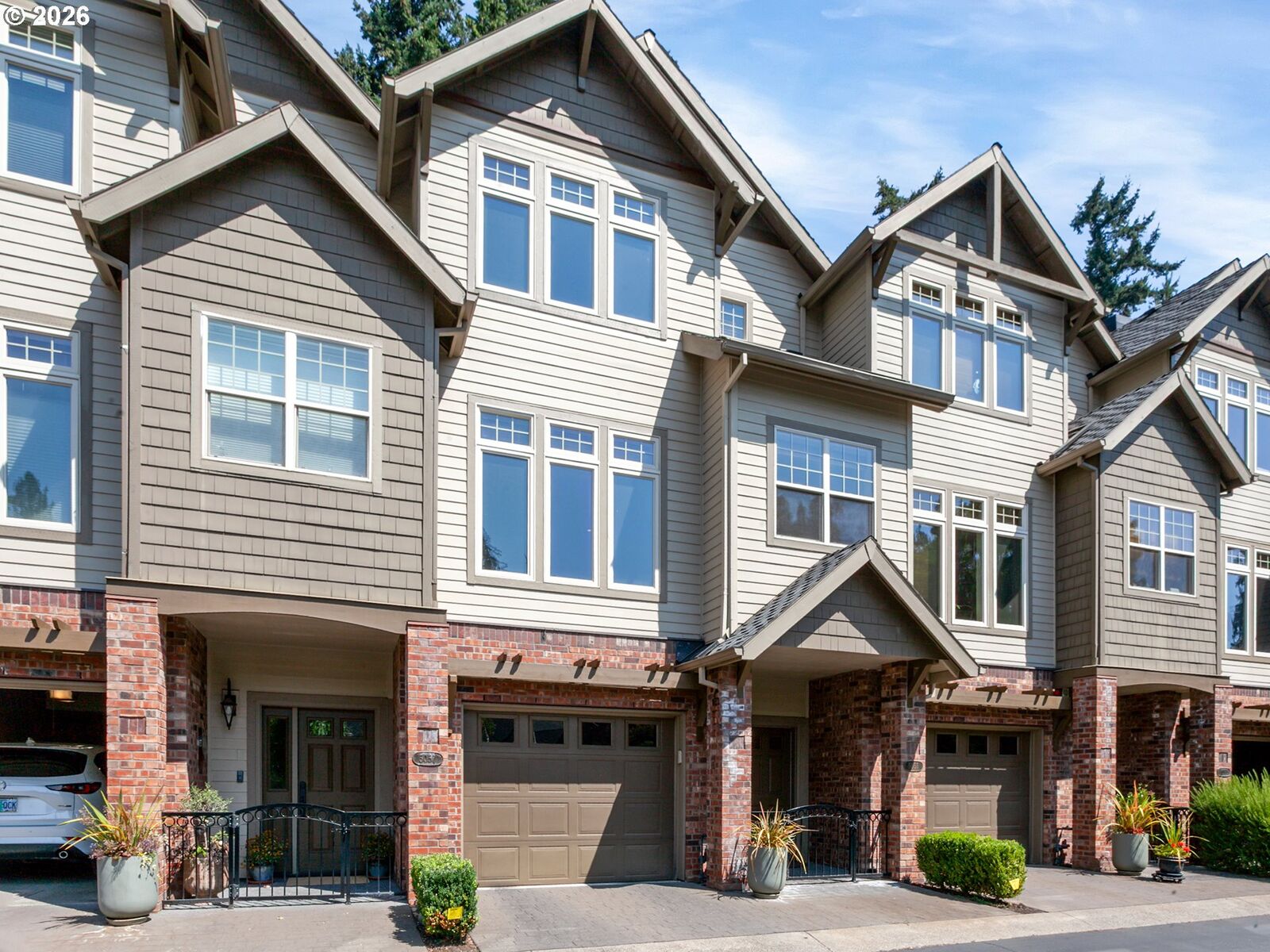 Property Photo: 5055 W Sunset Dr OR 97035