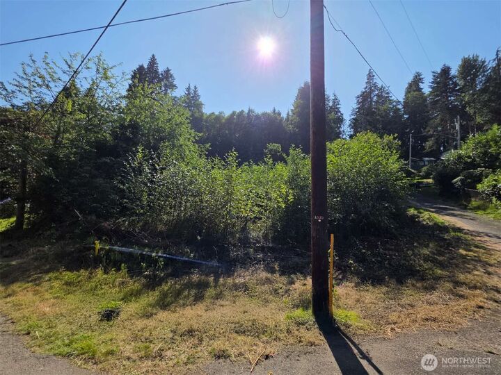 Property Photo:  929  Duffy St  WA 98520 