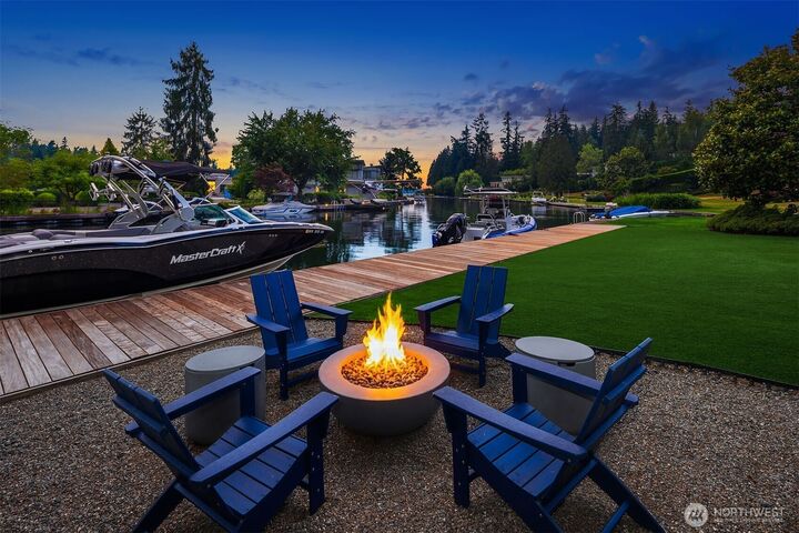 Property Photo: 3135 Hunts Point Circle WA 98004