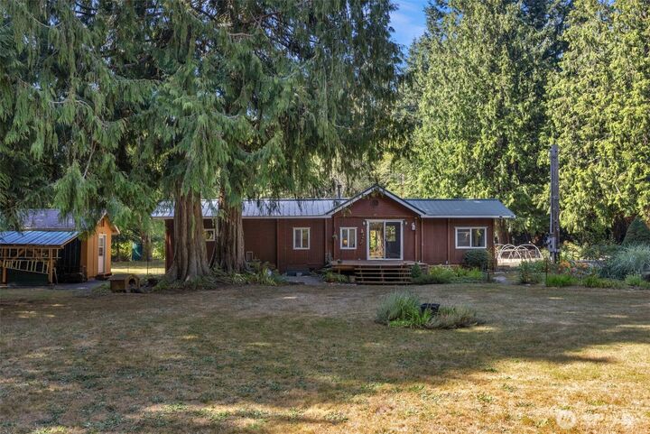 Property Photo: 6405 Happy Hollow Road WA 98292