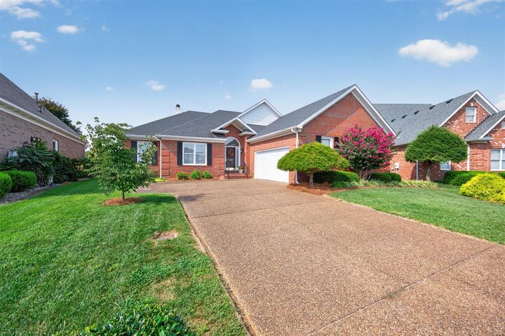 Property Photo: 1092 St Andrews Circle KY 42103