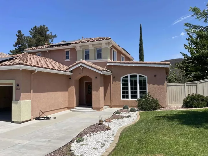 Property Photo:  1242 Via Contessa  CA 92069 