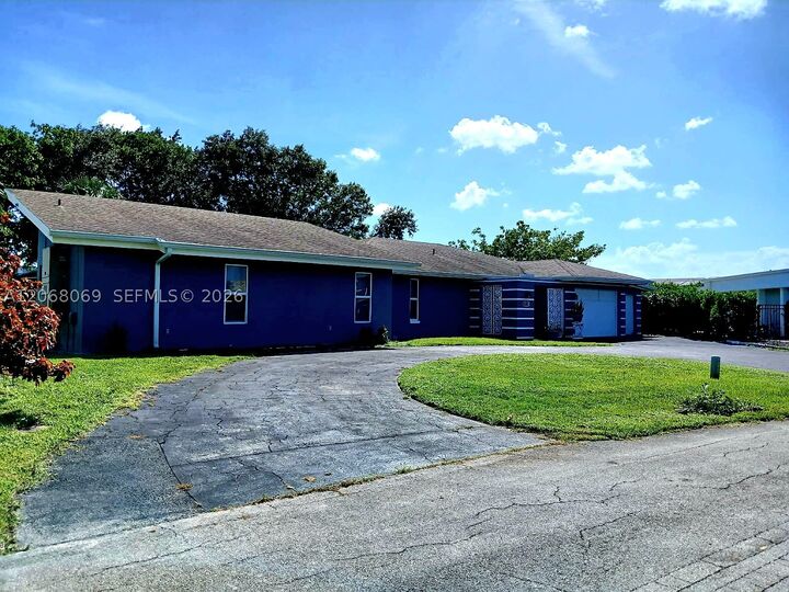 Property Photo: 5710 Melaleuca Dr FL 33319