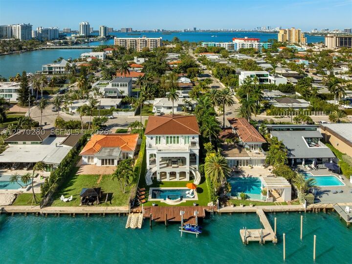 Property Photo: 1460 S Treasure Dr FL 33141