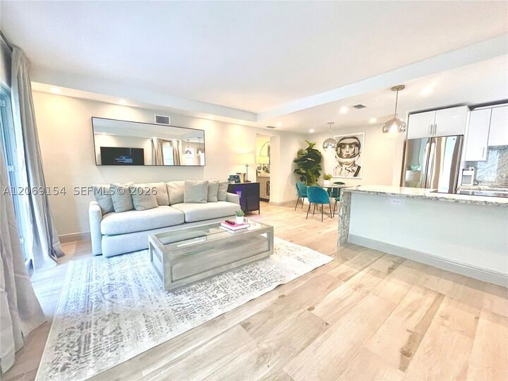 Property Photo:  626 Meridian Ave 1  FL 33139 