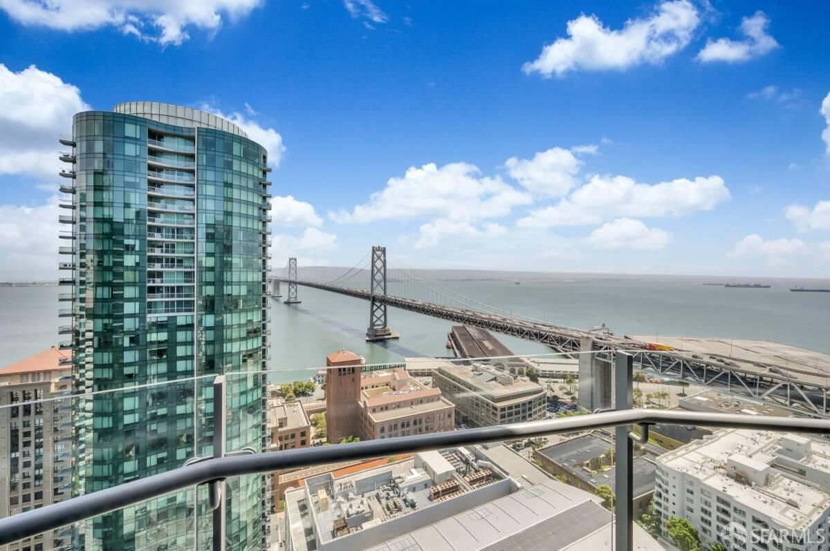 Property Photo:  338 Main Street 32B  CA 94105 