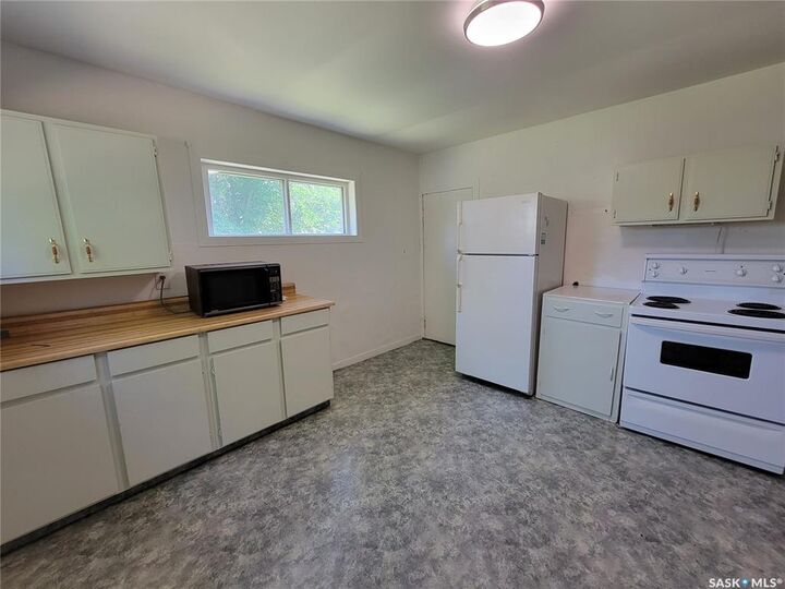 Property Photo:  273 1st Avenue W  SK S0K 4L0 