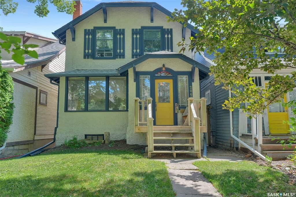 Property Photo:  2067 Montague Street  SK S4T 3J7 