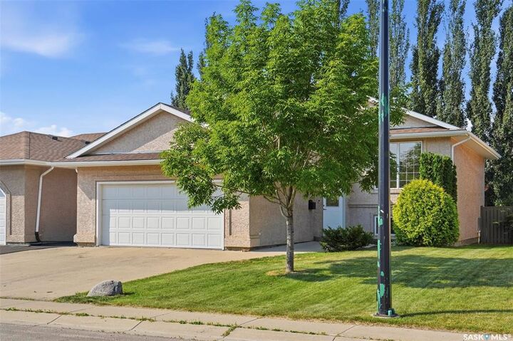 Property Photo:  418 Greaves Crescent  SK S7W 1A9 