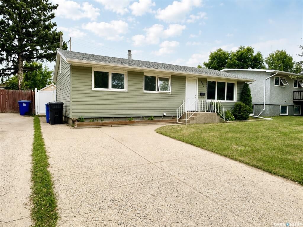 Property Photo:  812 3rd Street SE  SK S4H 2E6 