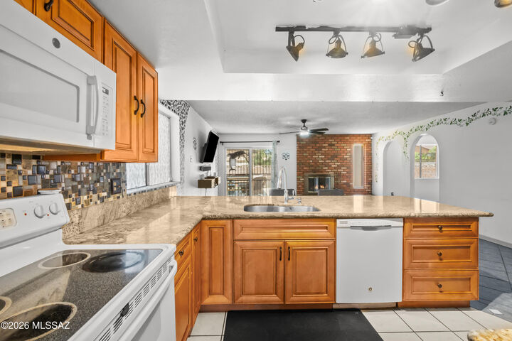 Property Photo: 8063 N Suwannee Drive AZ 85741