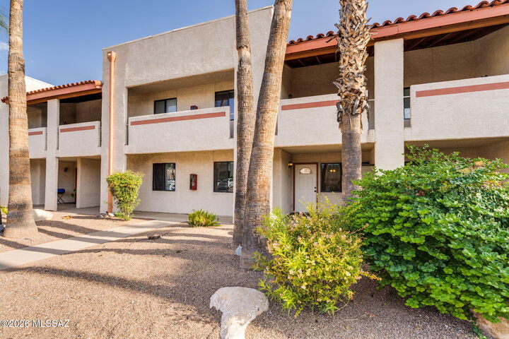 Property Photo: 455 W Kelso Street Apt 130 AZ 85705