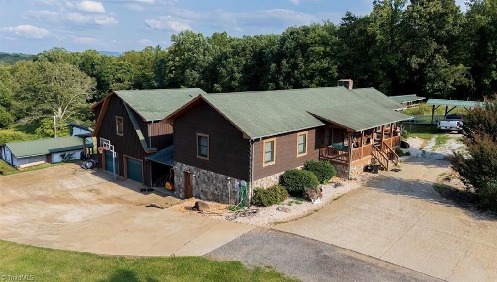 Property Photo: 300 Tom Hunter Road NC 27041