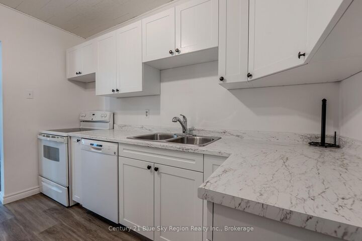 Photo de la propriété: 624 McIntyre Street E ON P1B 1E5