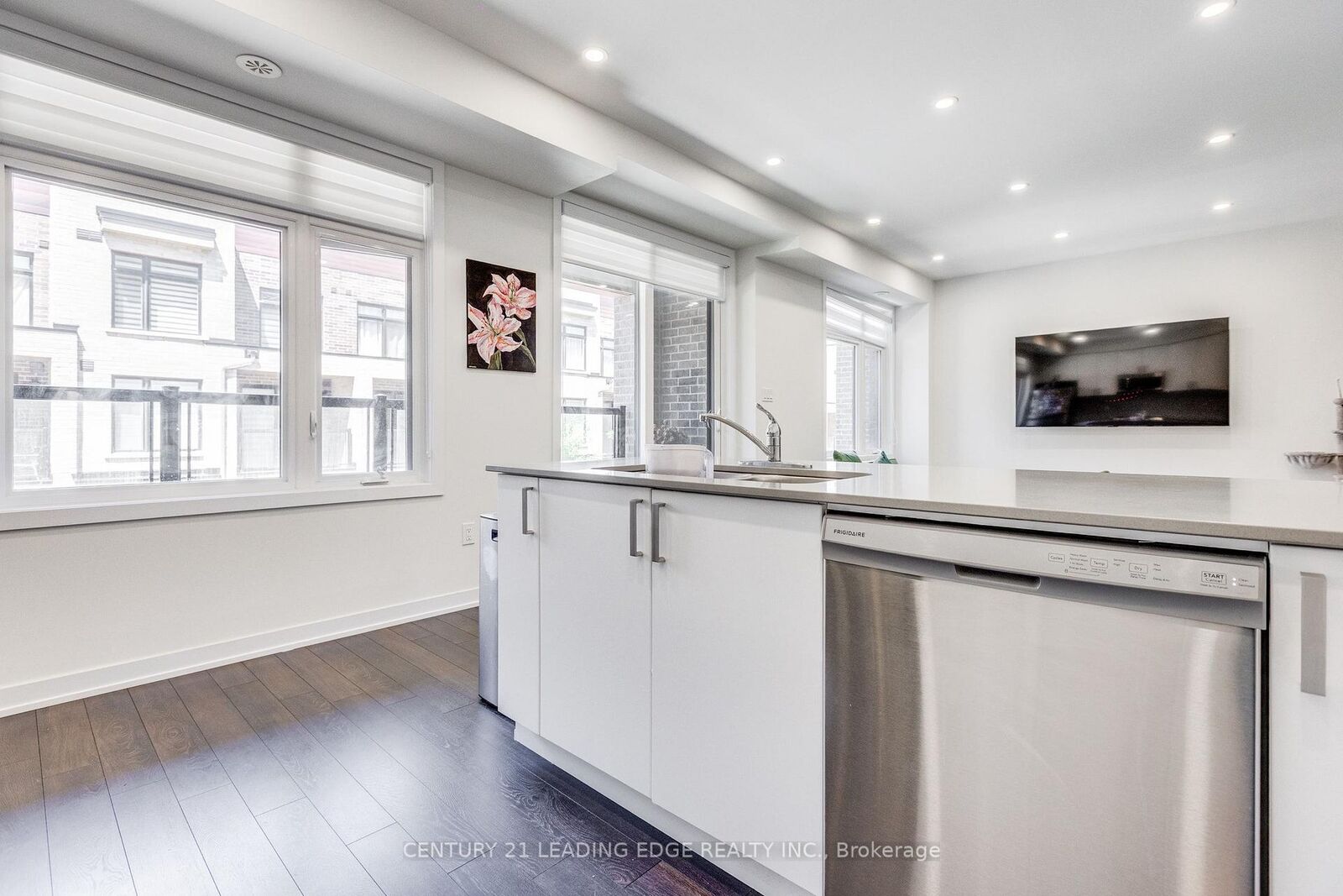 Property Photo: 1865 Pickering Parkway 805 ON L1V 0H2