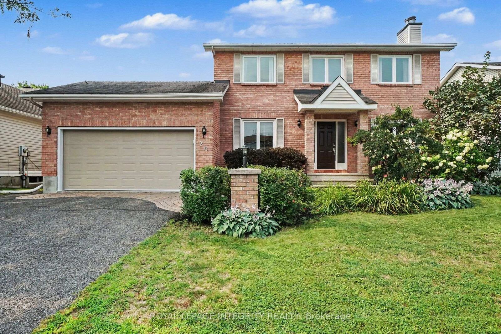 Property Photo: 26 Randall James Drive ON K2S 1M4