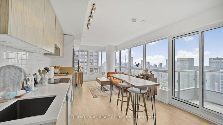 Property Photo: 395 Bloor Street E 4602 ON M4W 1H7