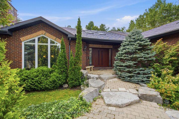 Property Photo: 64 Woodbridge Circle ON L9L 2A9