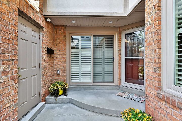 Property Photo:  1724 The Chase N/A 6  ON L5M 4P2 