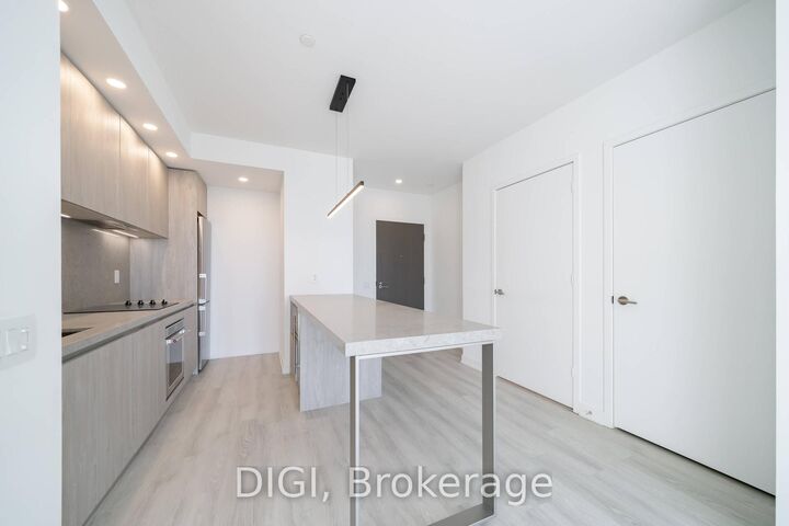 Property Photo:  57 Spadina Avenue 2004  ON M5V 0T9 