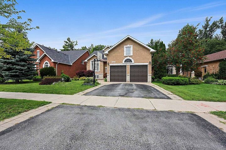Property Photo: 102 Cumming Drive ON L4N 0C7